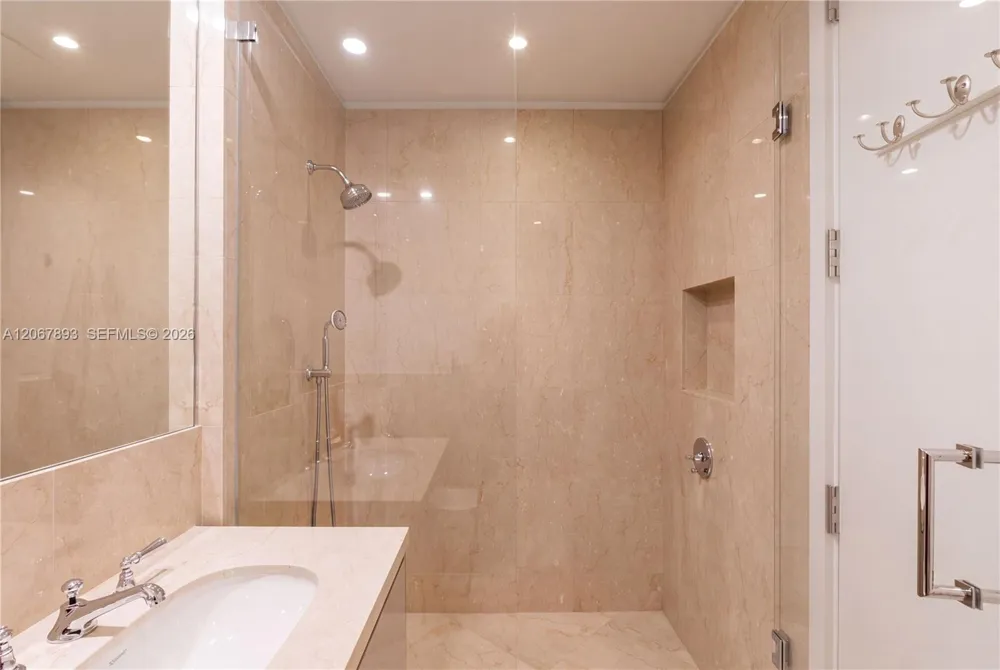 15701 Collins Ave #3005 Sunny Isles Beach, FL 33160