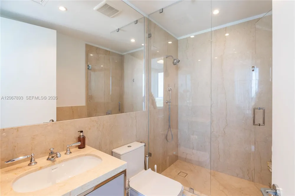 15701 Collins Ave #3005 Sunny Isles Beach, FL 33160