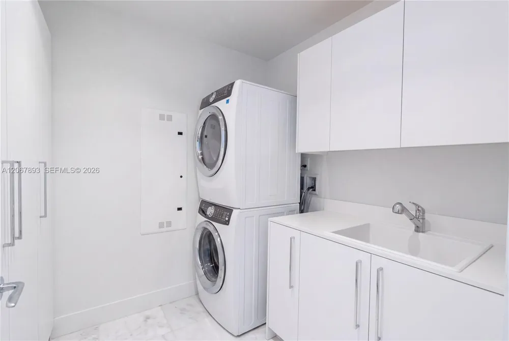 15701 Collins Ave #3005 Sunny Isles Beach, FL 33160