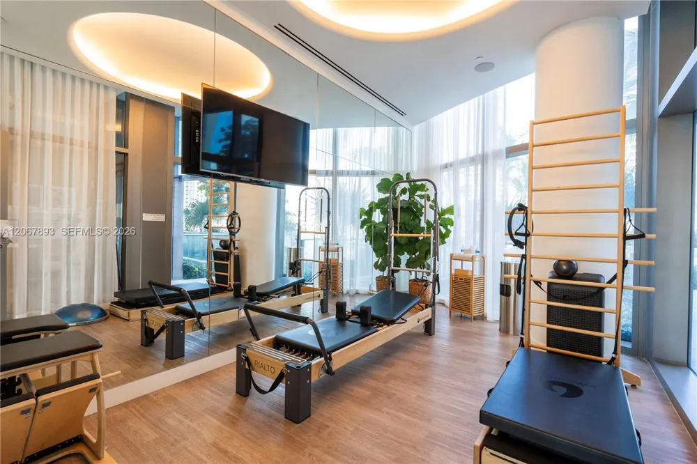 15701 Collins Ave #3005 Sunny Isles Beach, FL 33160