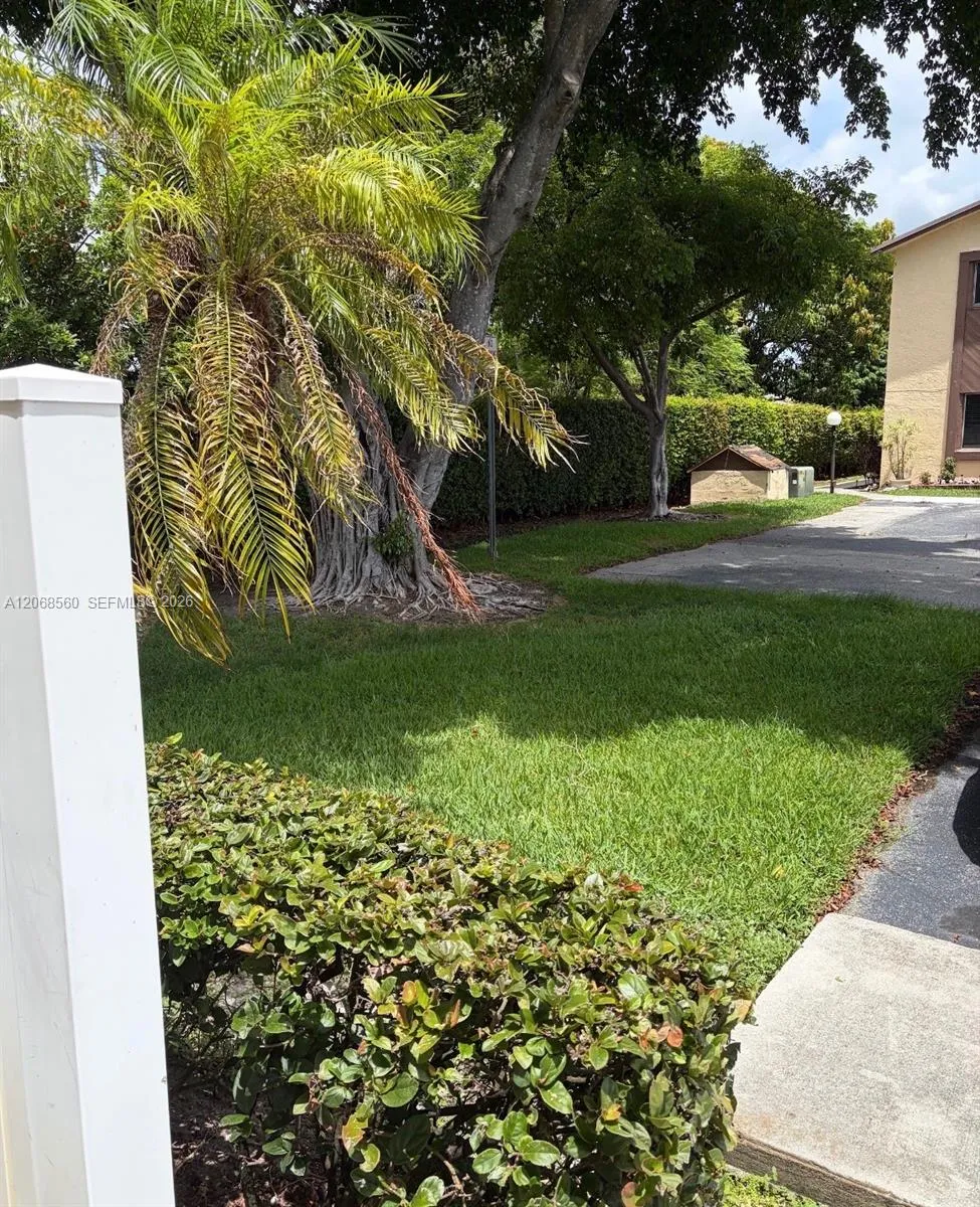 6623 Winfield Blvd #9-4 Margate, FL 33063