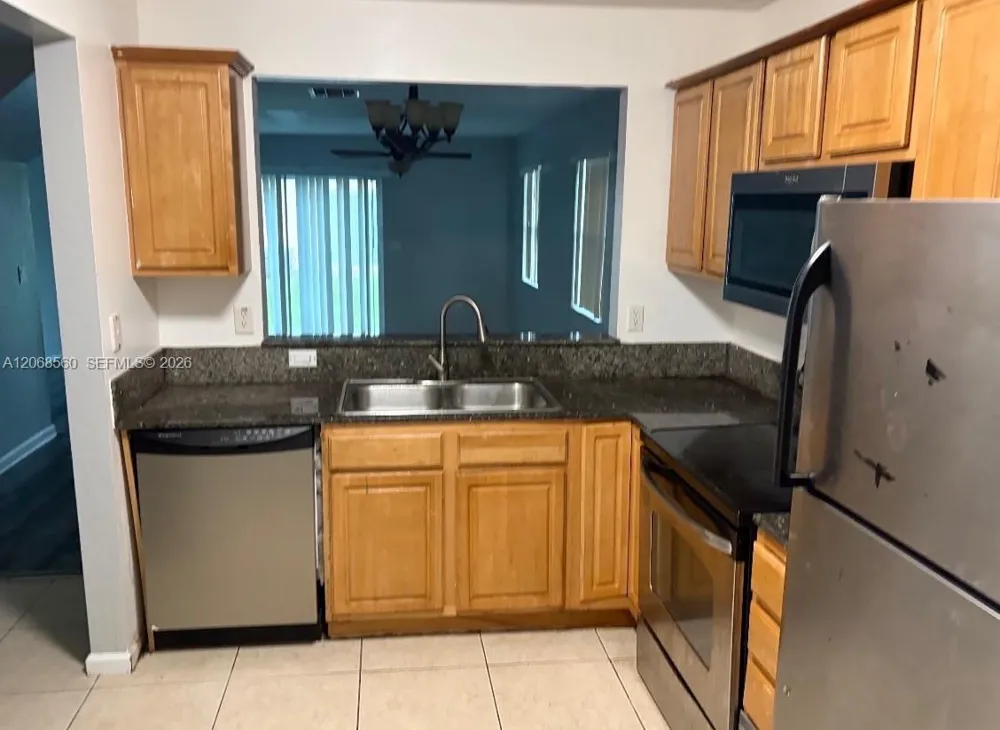 6623 Winfield Blvd #9-4 Margate, FL 33063