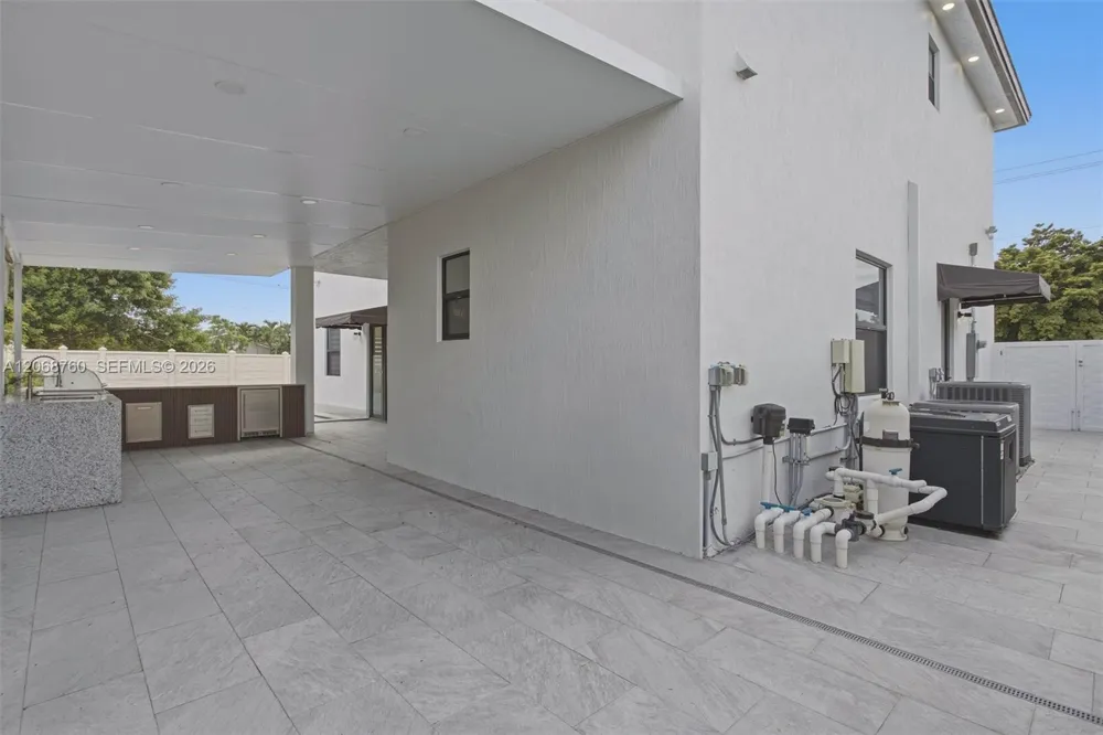 13331 SW 41st St Miami, FL 33175