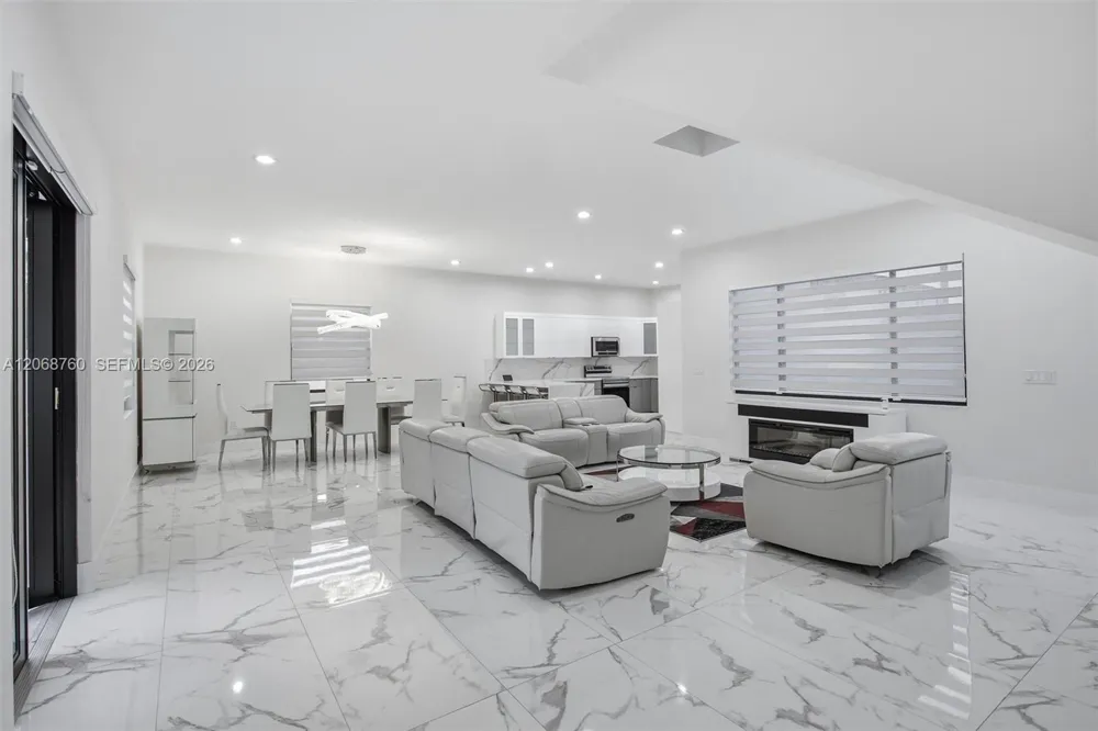 13331 SW 41st St Miami, FL 33175