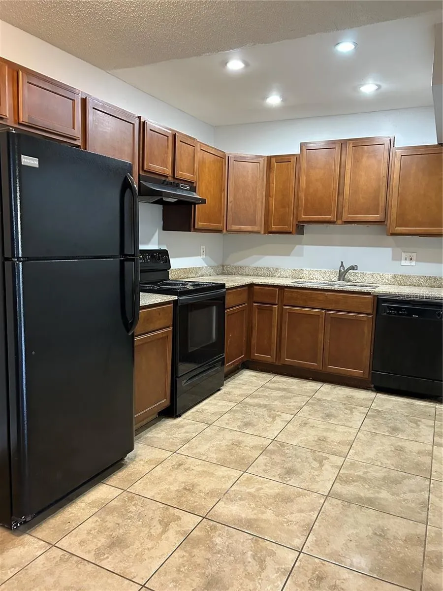946 LAKE DESTINY ROAD #D Altamonte Springs, FL 32714