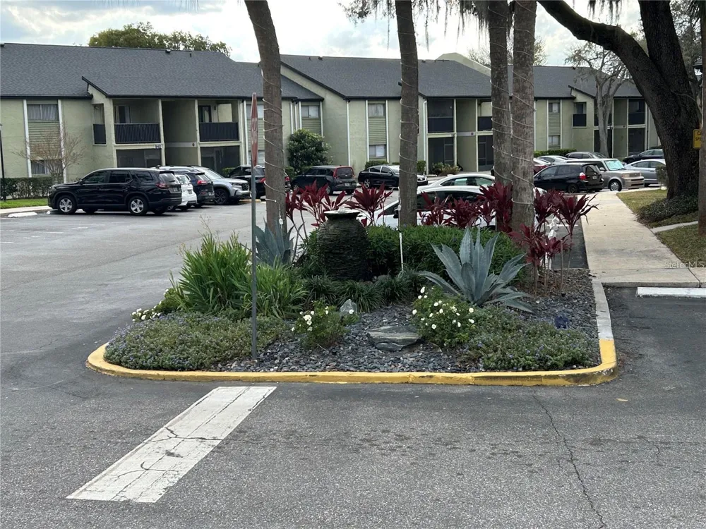946 LAKE DESTINY ROAD #D Altamonte Springs, FL 32714