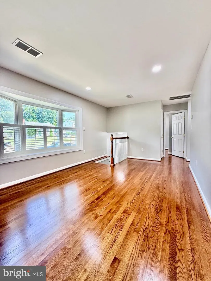 3931 FORESTDALE AVENUE Woodbridge, VA 22193
