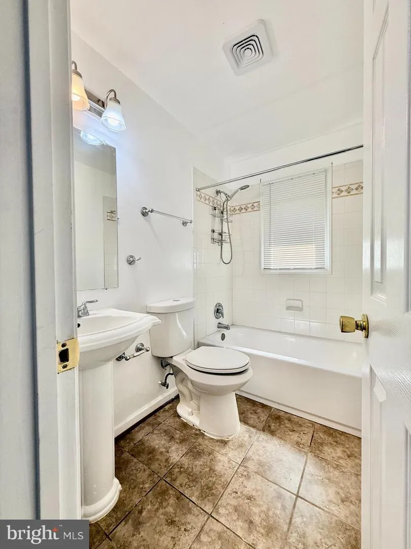 3931 FORESTDALE AVENUE Woodbridge, VA 22193