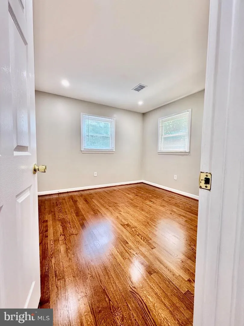 3931 FORESTDALE AVENUE Woodbridge, VA 22193
