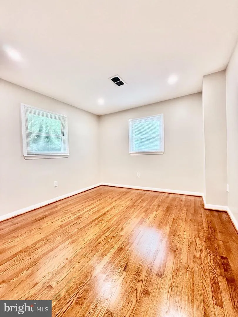 3931 FORESTDALE AVENUE Woodbridge, VA 22193