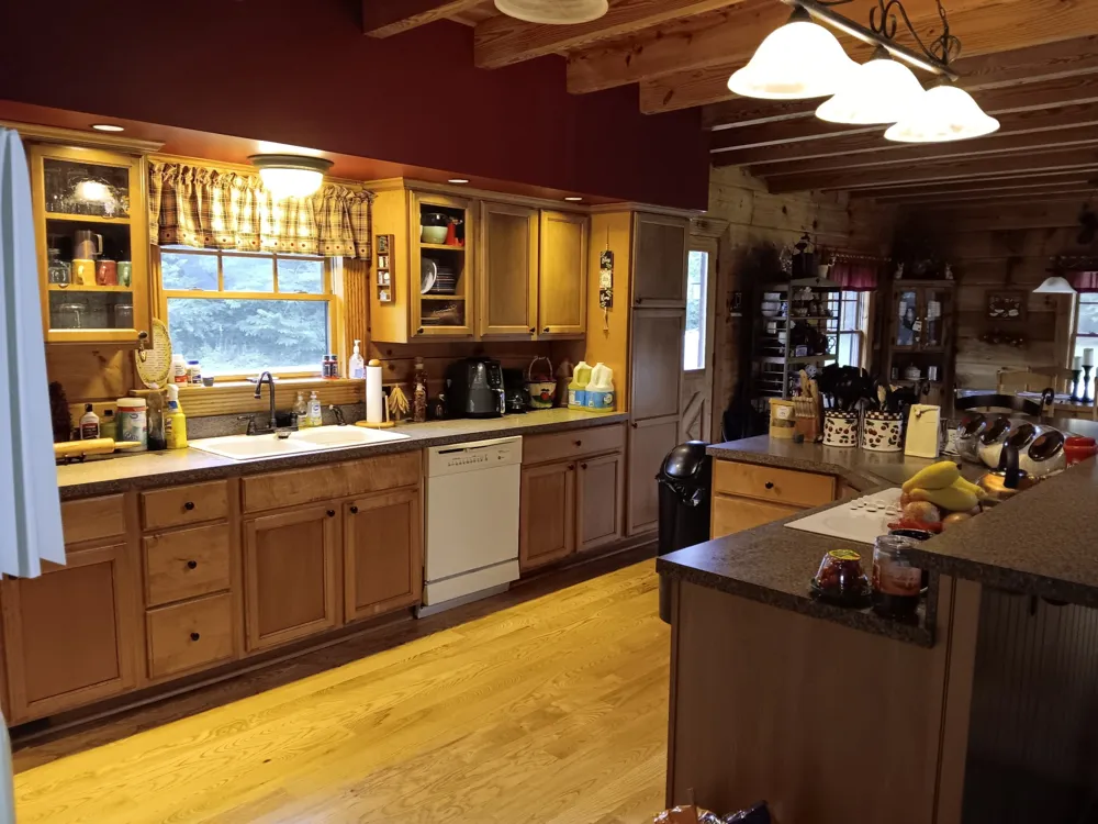 3056 E Big Richland Creek Rd Mc Ewen, TN 37101