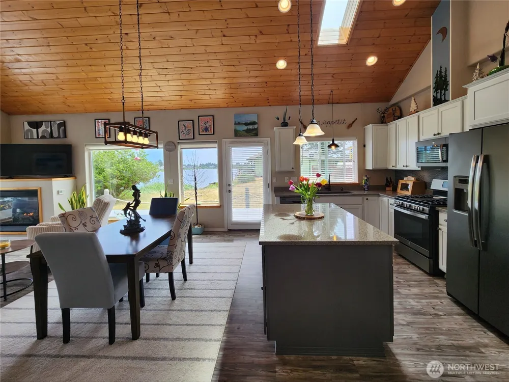 798 Cod Court SW Ocean Shores, WA 98569