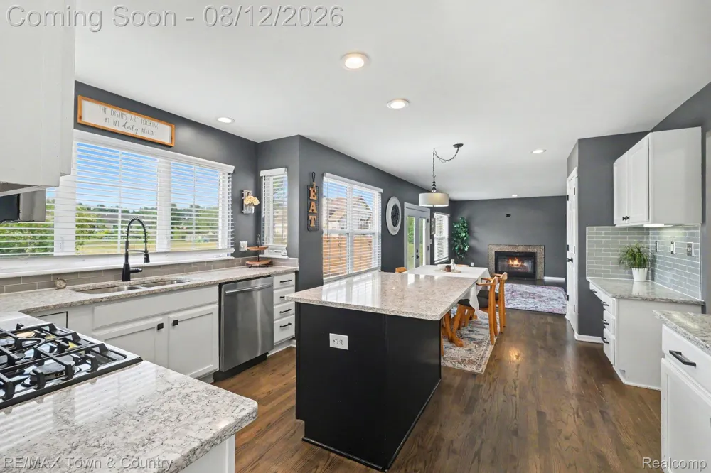 5048 Meadowbrook Lane Flushing Charter Township, MI 48433
