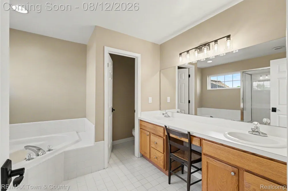 5048 Meadowbrook Lane Flushing Charter Township, MI 48433