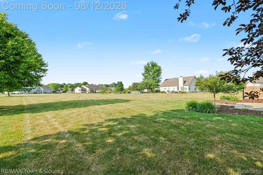 5048 Meadowbrook Lane Flushing Charter Township, MI 48433