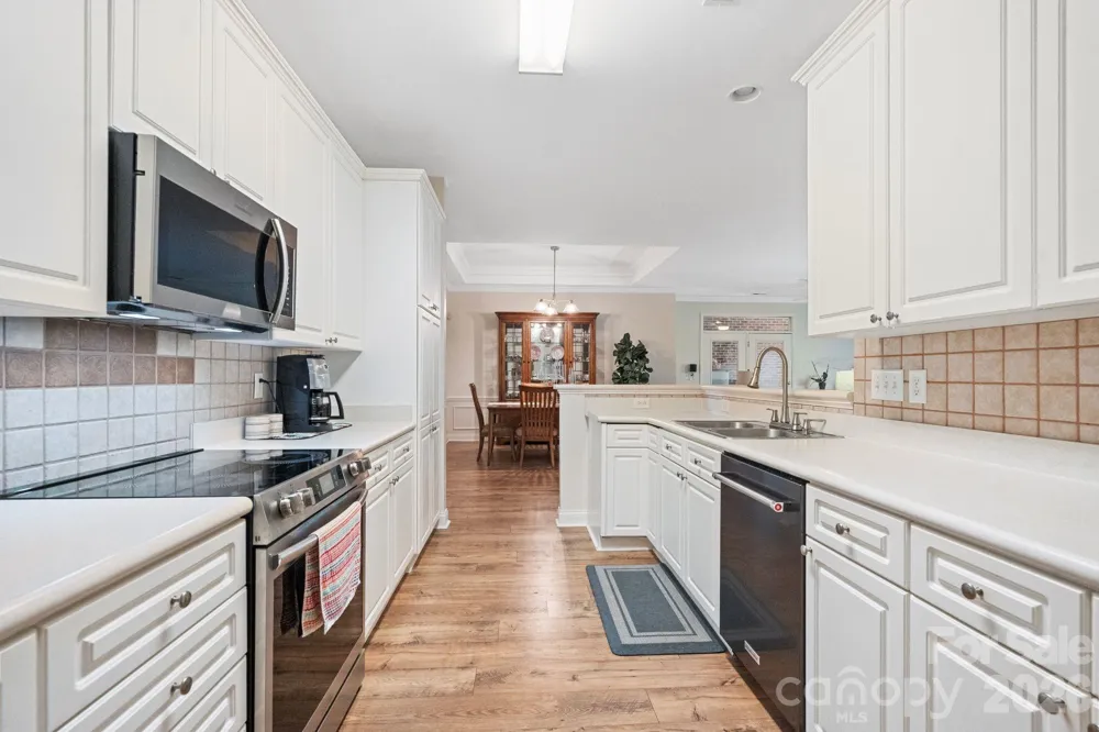 13323 Mint Lake Drive Matthews, NC 28105