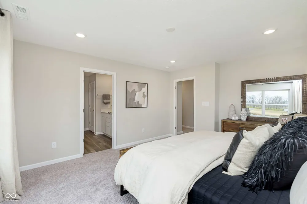 1922 Clearwater Drive Greenfield, IN 46140