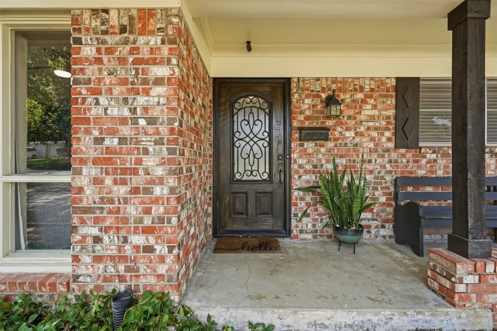 5709 Starlight Drive Haltom City, TX 76117