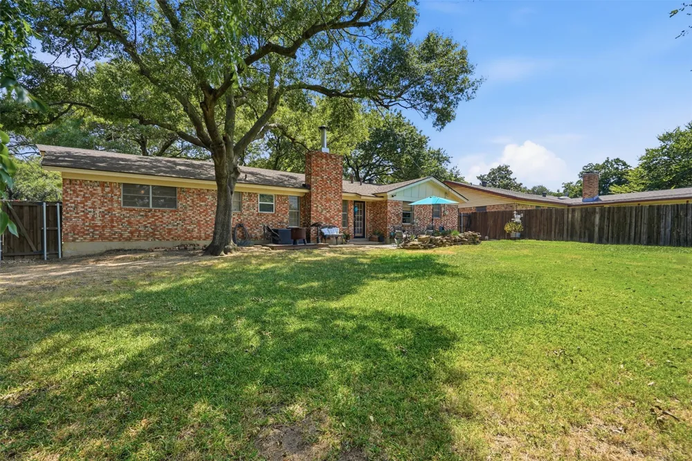 5709 Starlight Drive Haltom City, TX 76117