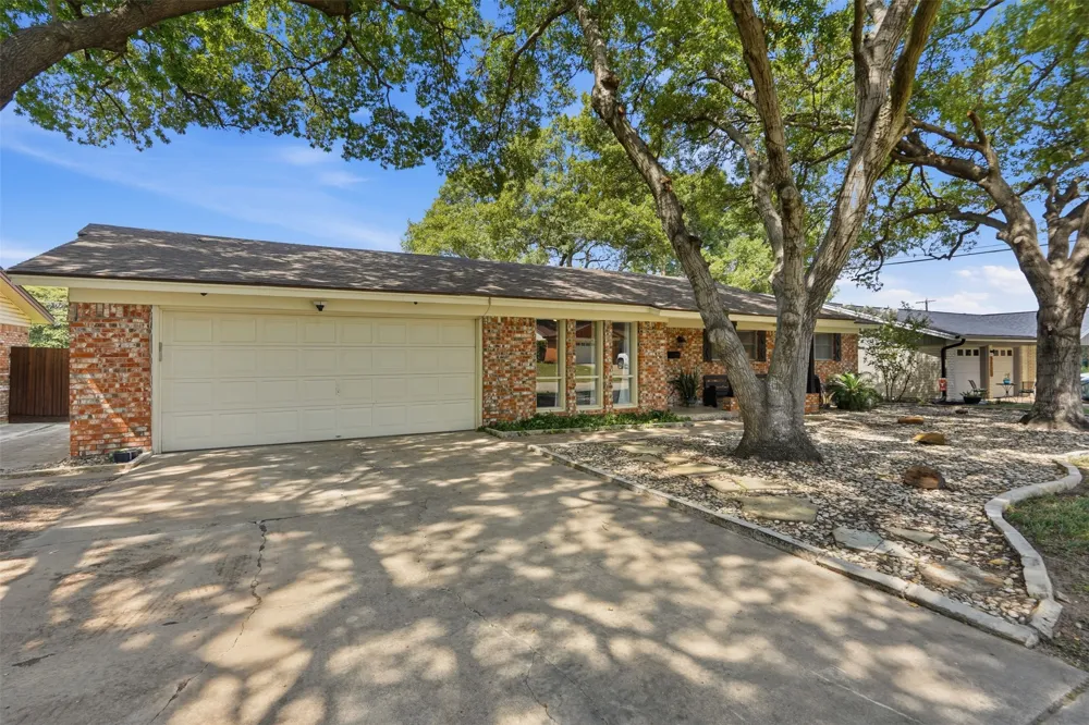 5709 Starlight Drive Haltom City, TX 76117