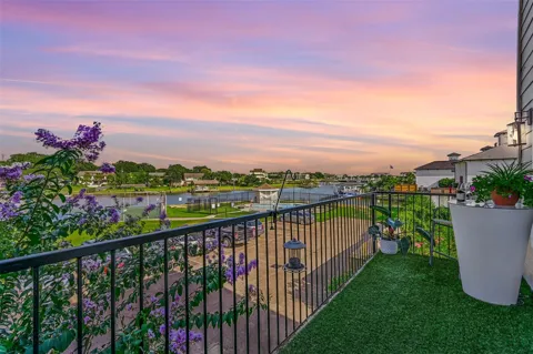 1900 Lakeside Drive