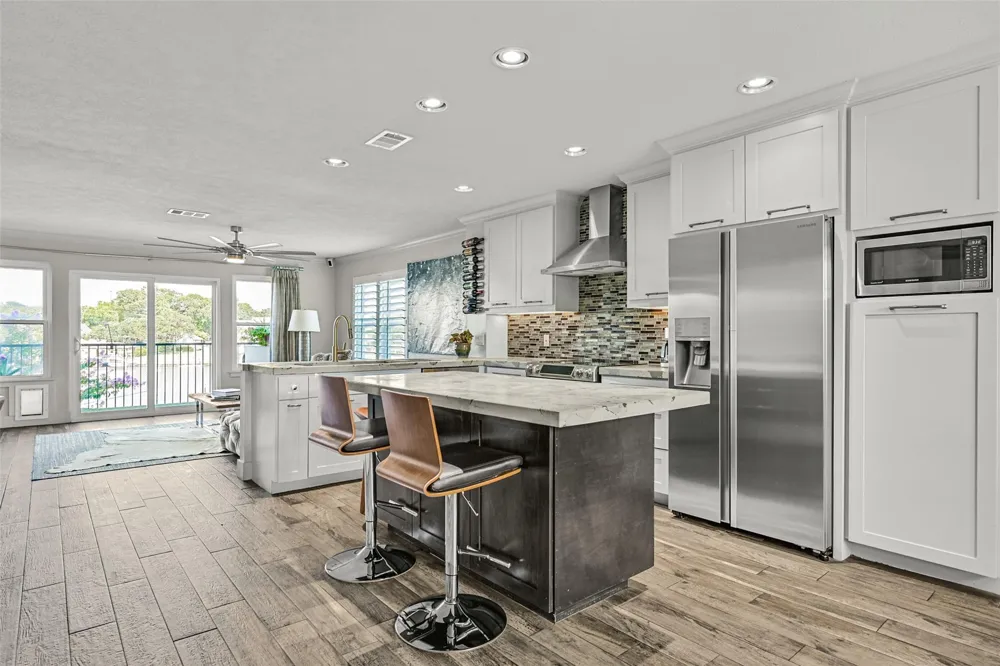 1900 Lakeside Drive Seabrook, TX 77586