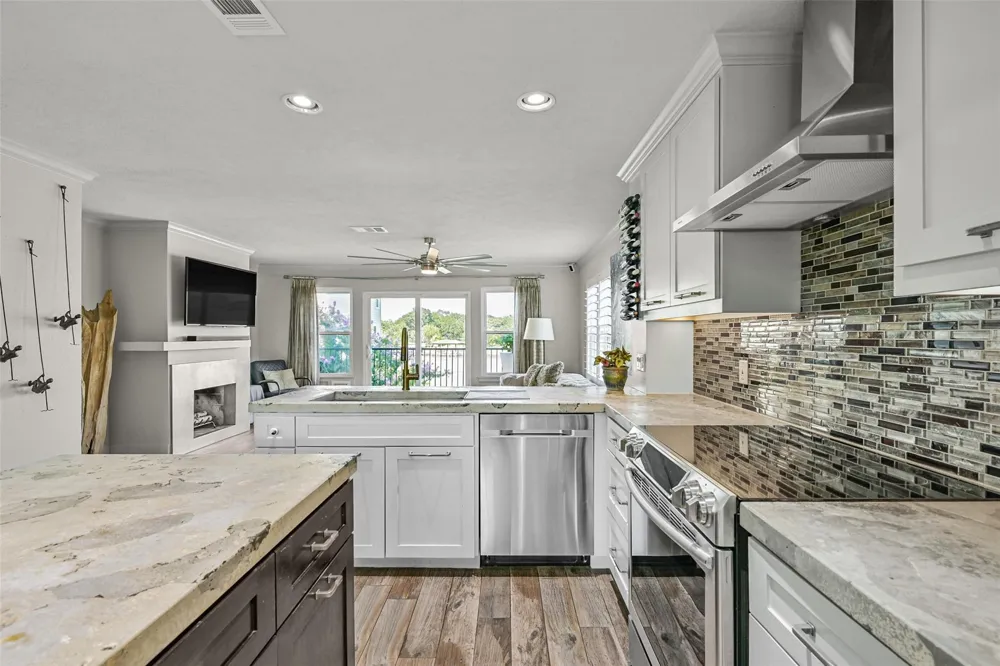 1900 Lakeside Drive Seabrook, TX 77586