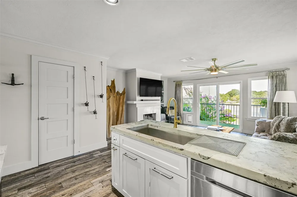 1900 Lakeside Drive Seabrook, TX 77586