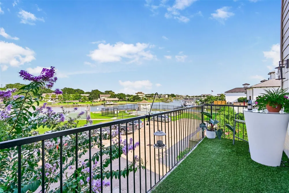 1900 Lakeside Drive Seabrook, TX 77586