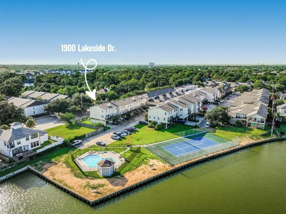 1900 Lakeside Drive Seabrook, TX 77586