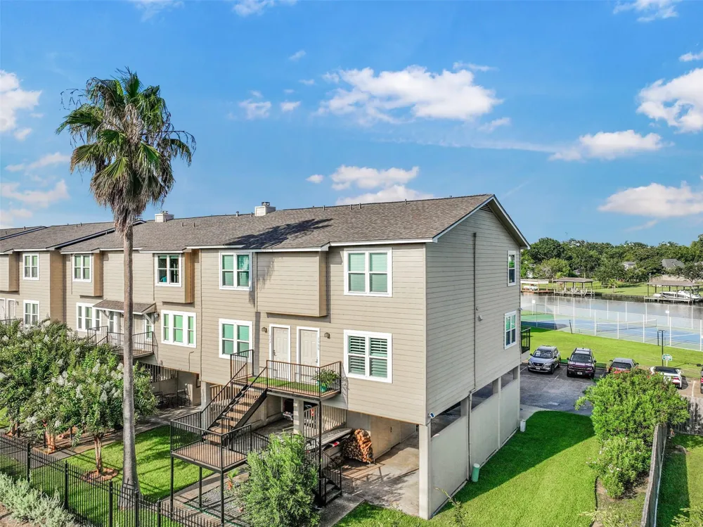 1900 Lakeside Drive Seabrook, TX 77586