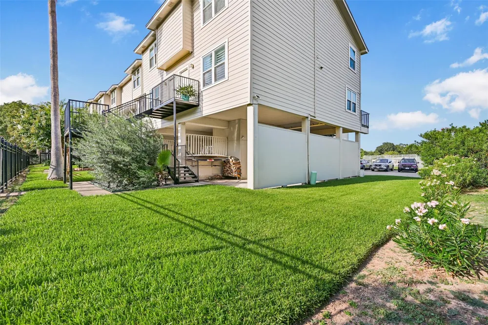 1900 Lakeside Drive Seabrook, TX 77586
