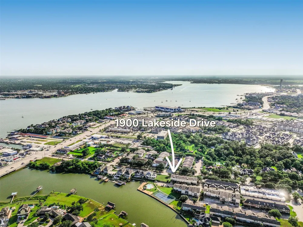 1900 Lakeside Drive Seabrook, TX 77586