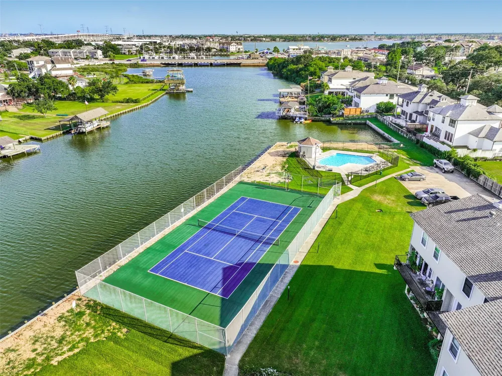 1900 Lakeside Drive Seabrook, TX 77586