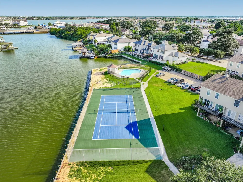 1900 Lakeside Drive Seabrook, TX 77586