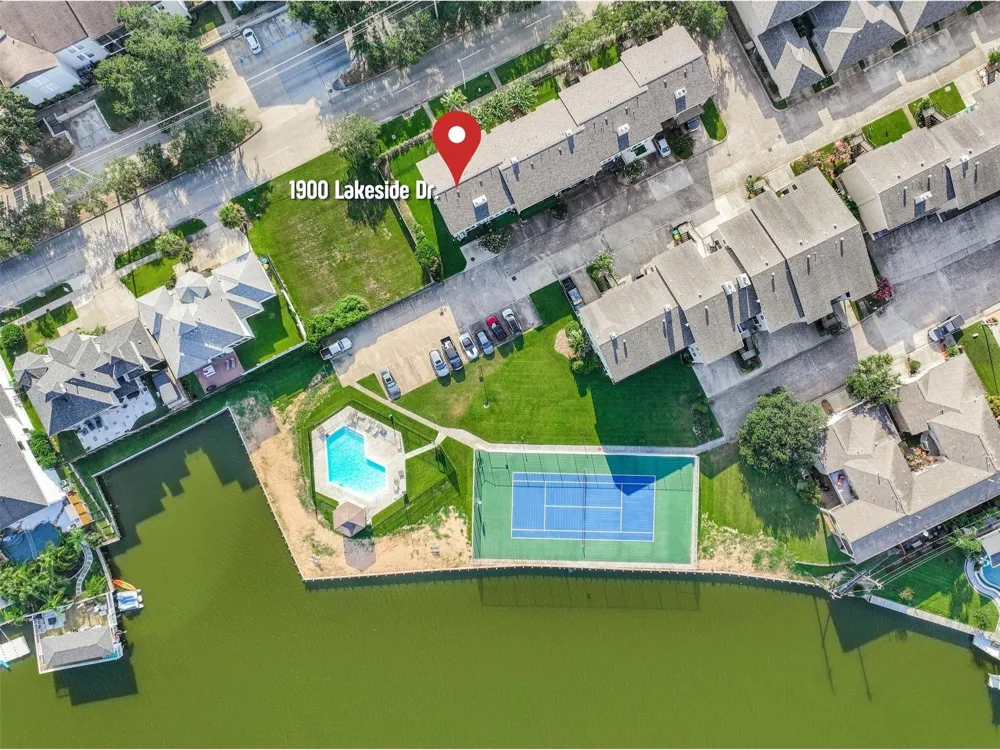 1900 Lakeside Drive Seabrook, TX 77586