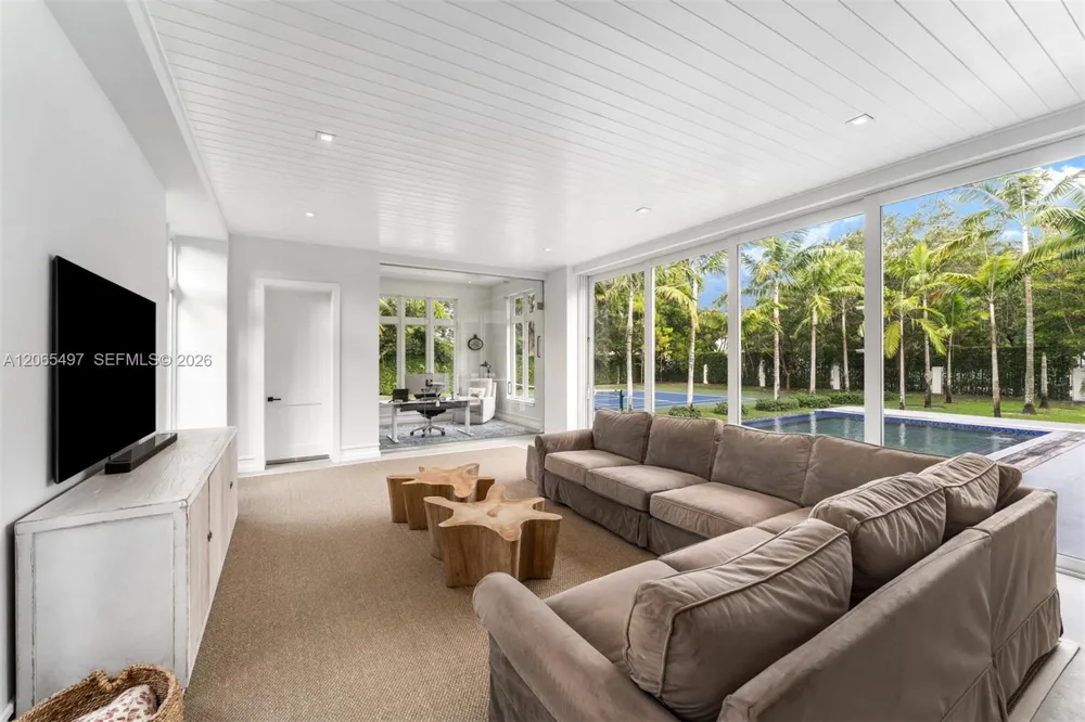 11275 SW 64th Ave Pinecrest, FL 33156