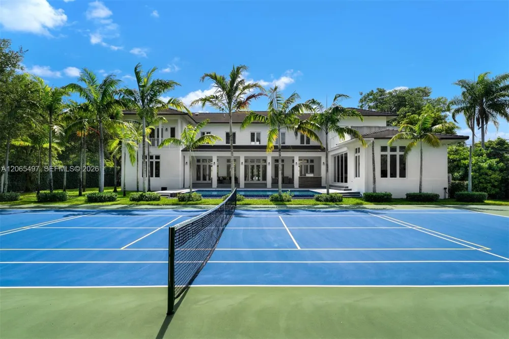11275 SW 64th Ave Pinecrest, FL 33156