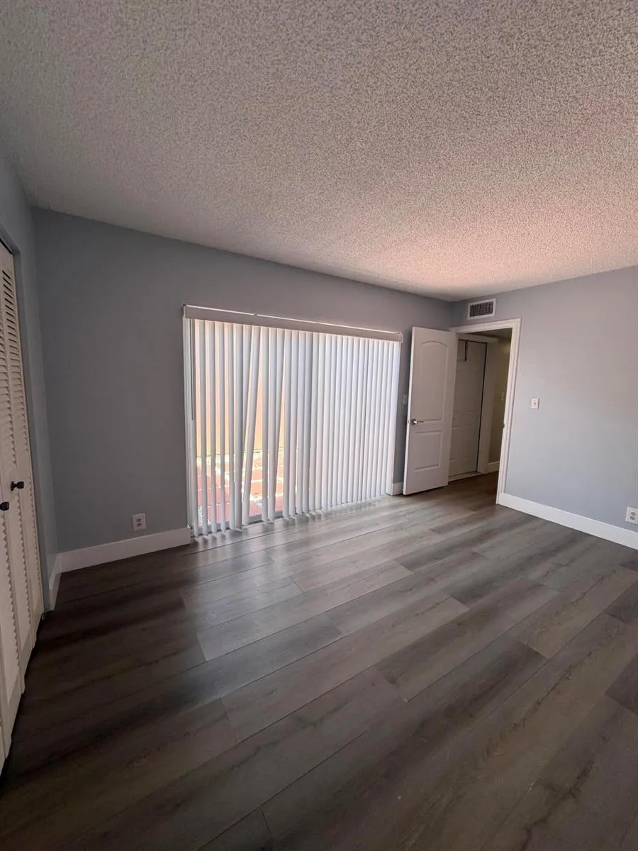 2329 SW 81st Terrace North Lauderdale, FL 33068