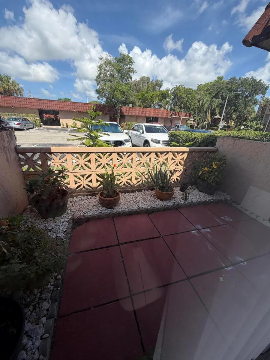 2329 SW 81st Terrace North Lauderdale, FL 33068