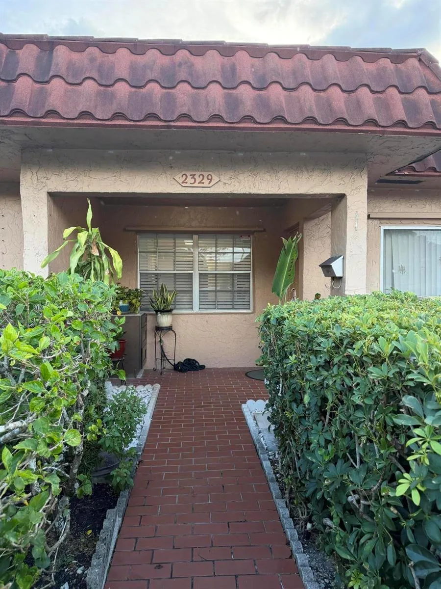 2329 SW 81st Terrace North Lauderdale, FL 33068