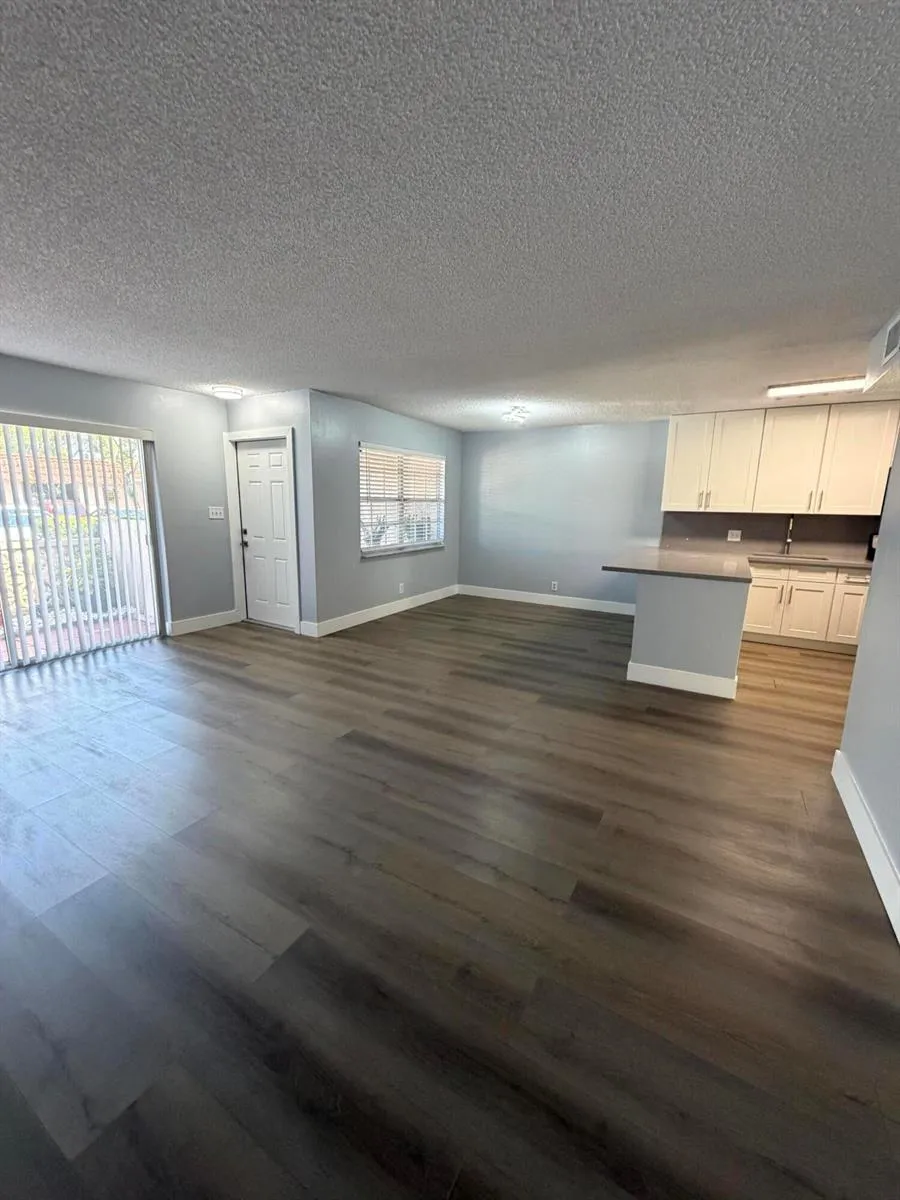 2329 SW 81st Terrace North Lauderdale, FL 33068