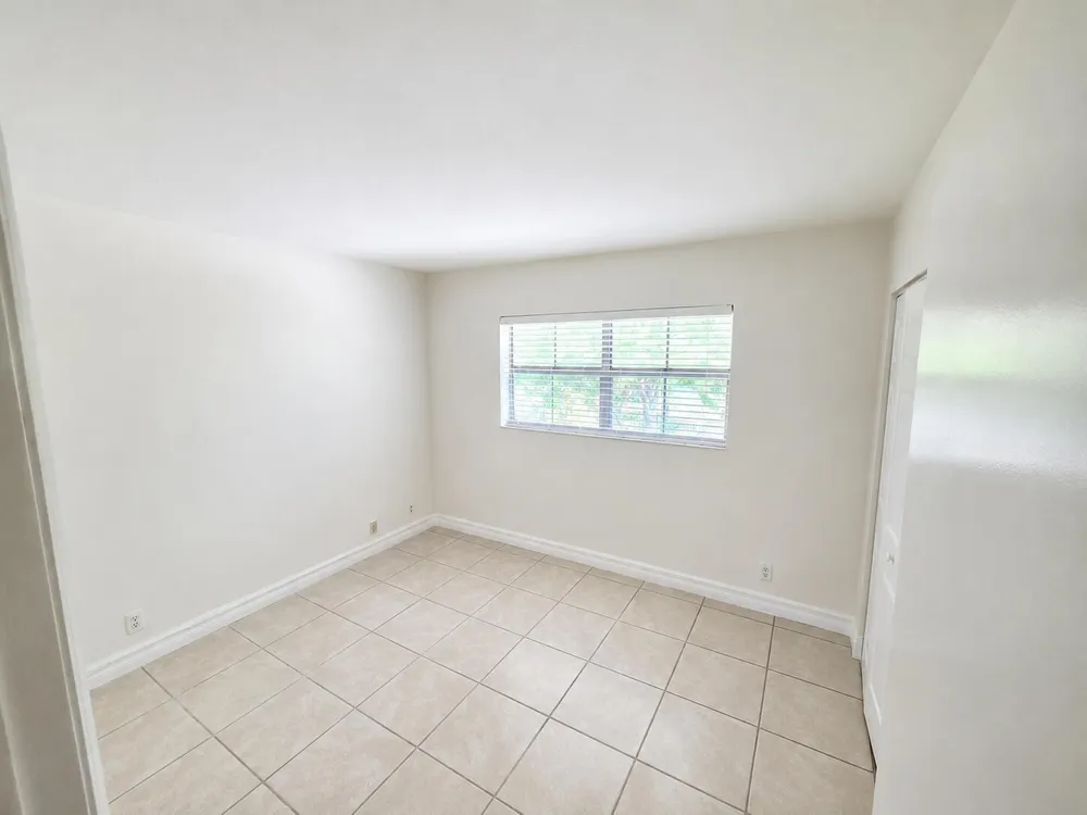 6705 KENDALL DRIVE #307 Pinecrest, FL 33156