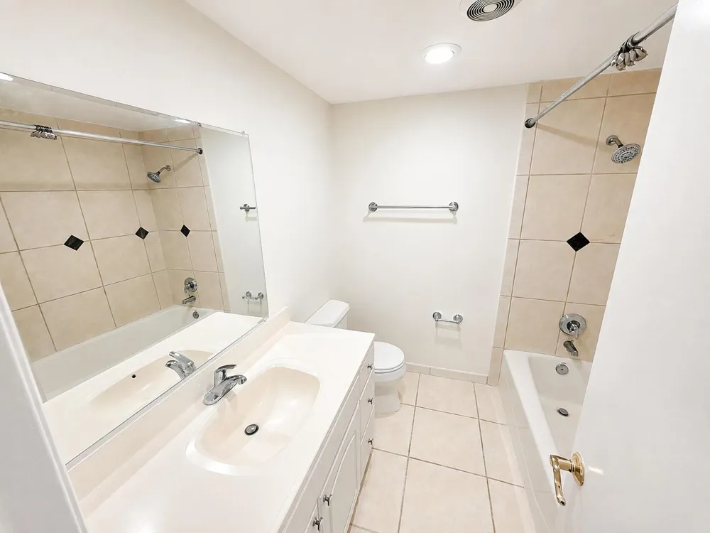 6705 KENDALL DRIVE #307 Pinecrest, FL 33156