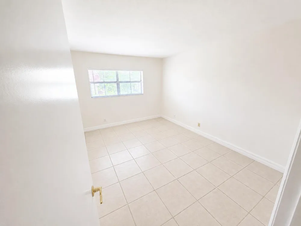 6705 KENDALL DRIVE #307 Pinecrest, FL 33156