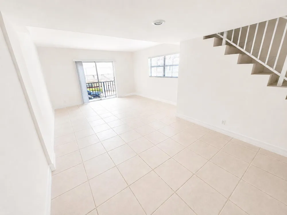 6705 KENDALL DRIVE #307 Pinecrest, FL 33156