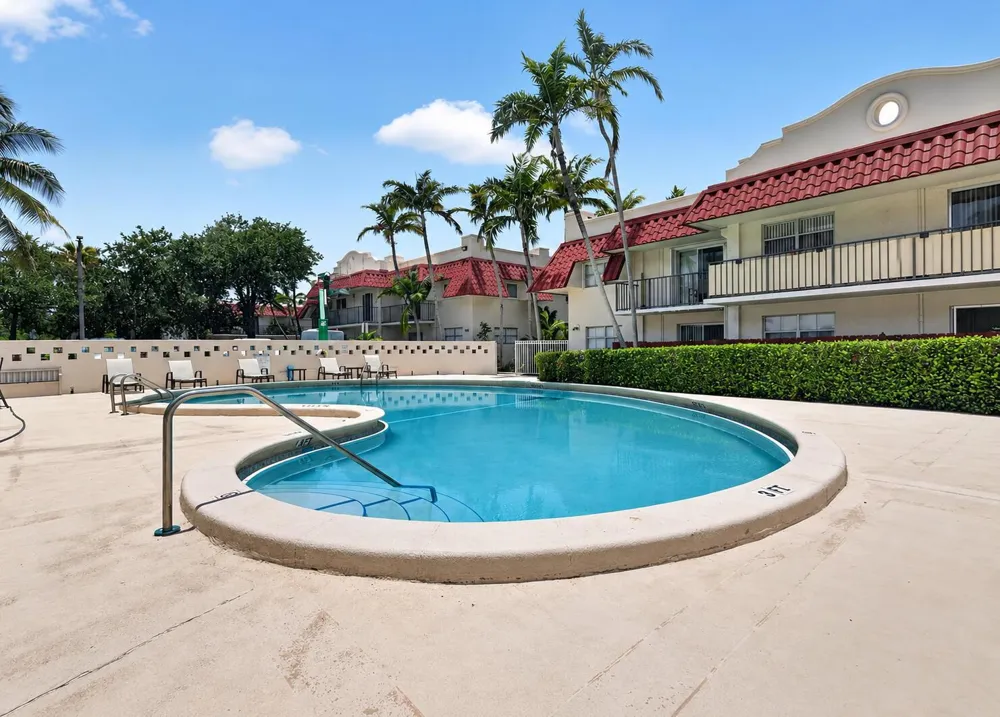 6705 KENDALL DRIVE #307 Pinecrest, FL 33156