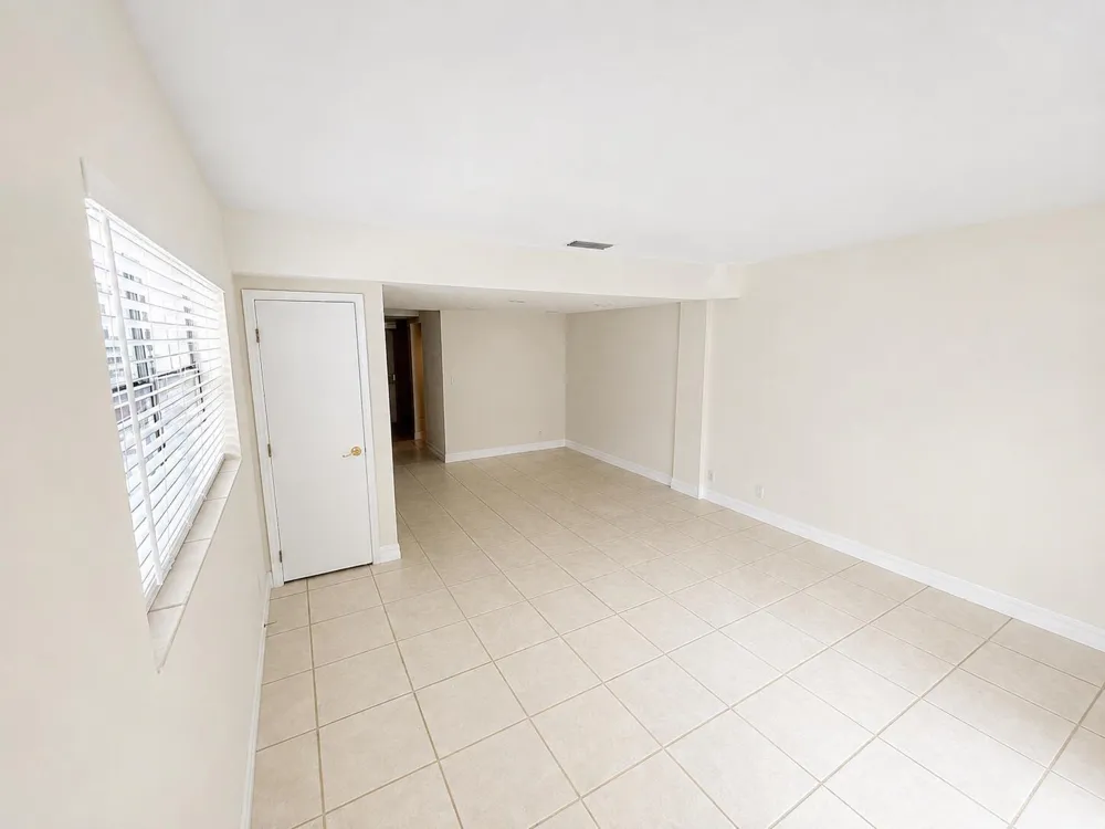 6705 KENDALL DRIVE #307 Pinecrest, FL 33156