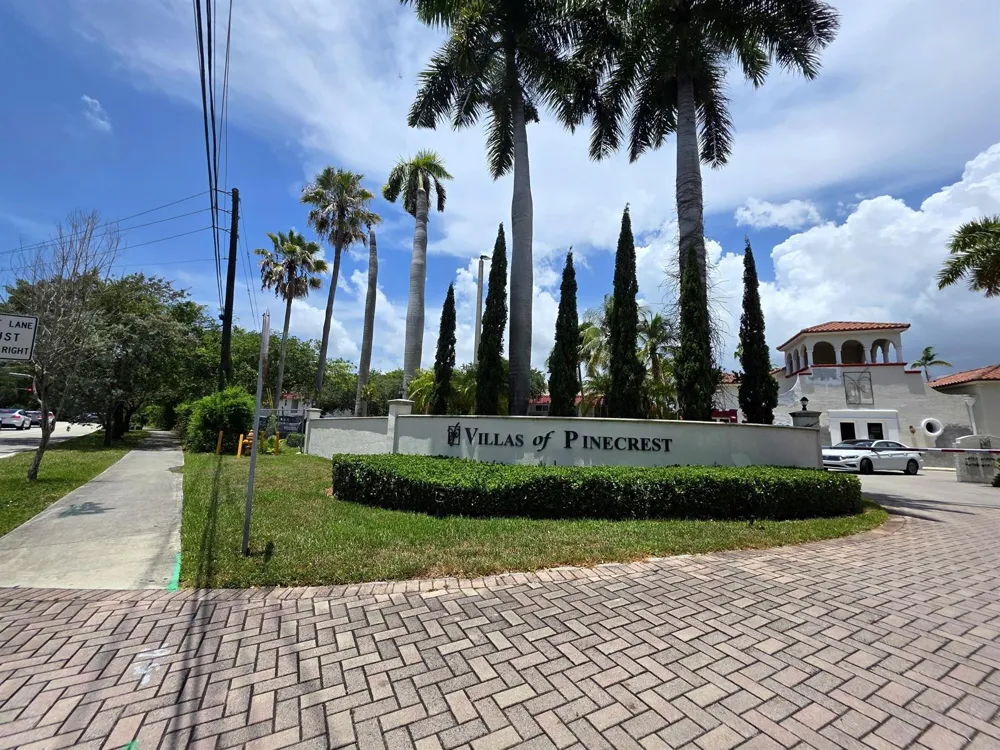 6705 KENDALL DRIVE #307 Pinecrest, FL 33156