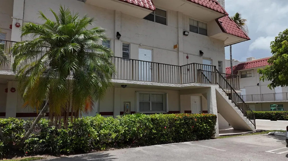6705 KENDALL DRIVE #307 Pinecrest, FL 33156